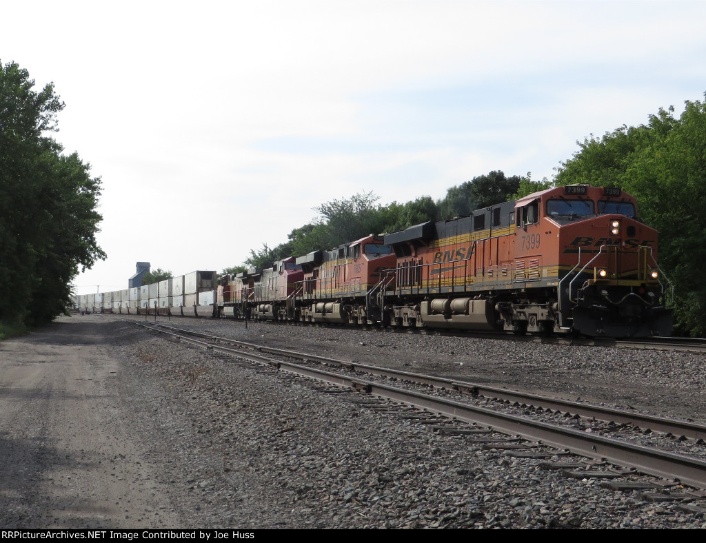 BNSF 7399 West